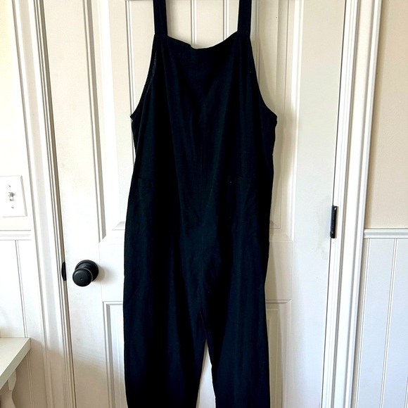 SHEIN linen overalls in black. Size L. Back pockets. Oversized, comfy fit. - Picture 3 of 4